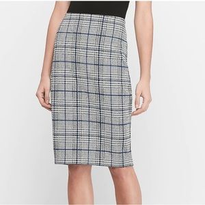 Express Houndstooth mini pencil skirt size medium